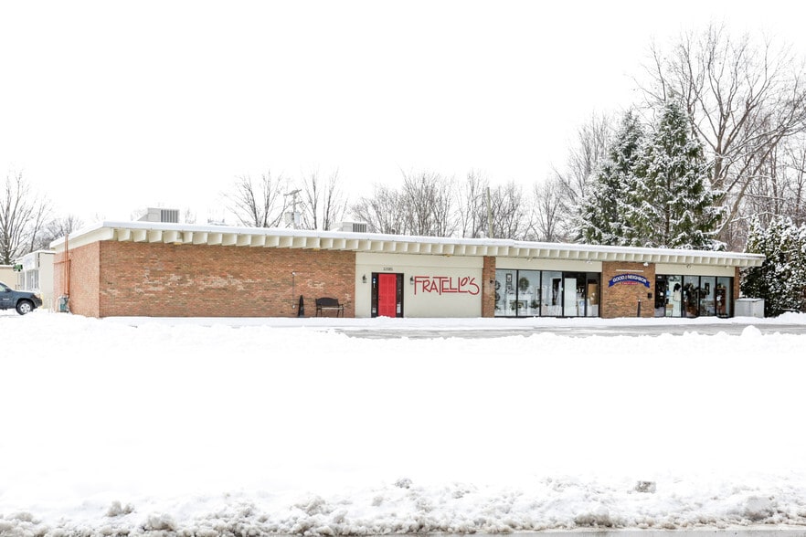 32085-32087 Electric Blvd, Avon Lake, OH for sale - Primary Photo - Image 1 of 2