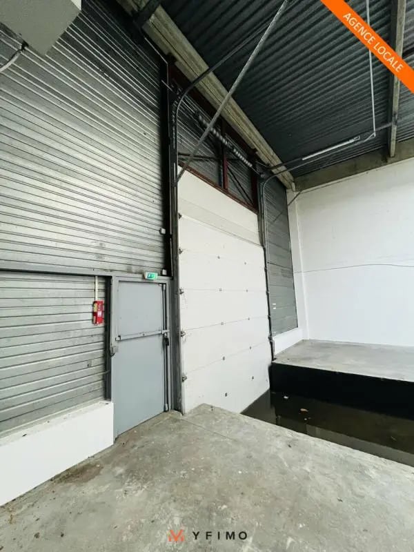 Flex in Coignières for lease Interior Photo- Image 1 of 6