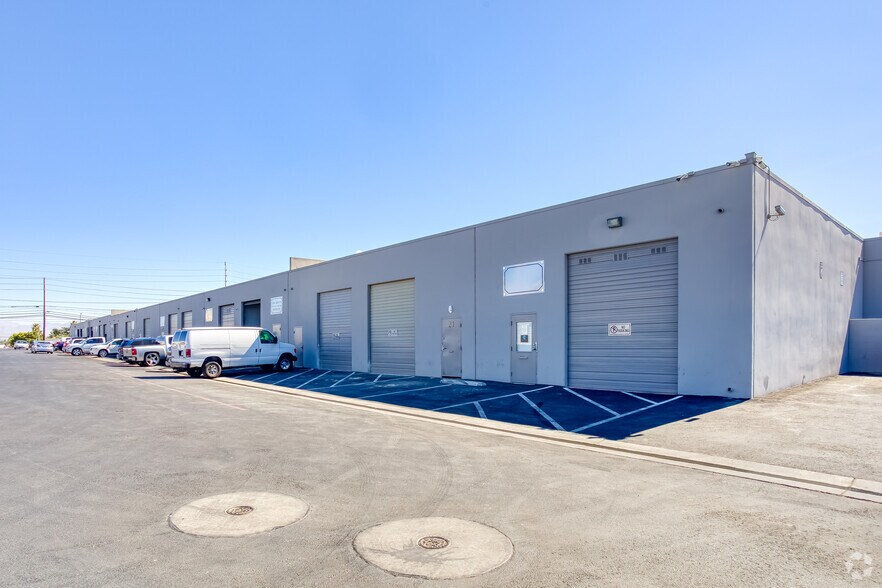 4305 E Sahara Ave, Las Vegas, NV à louer - Photo du bâtiment - Image 3 de 4