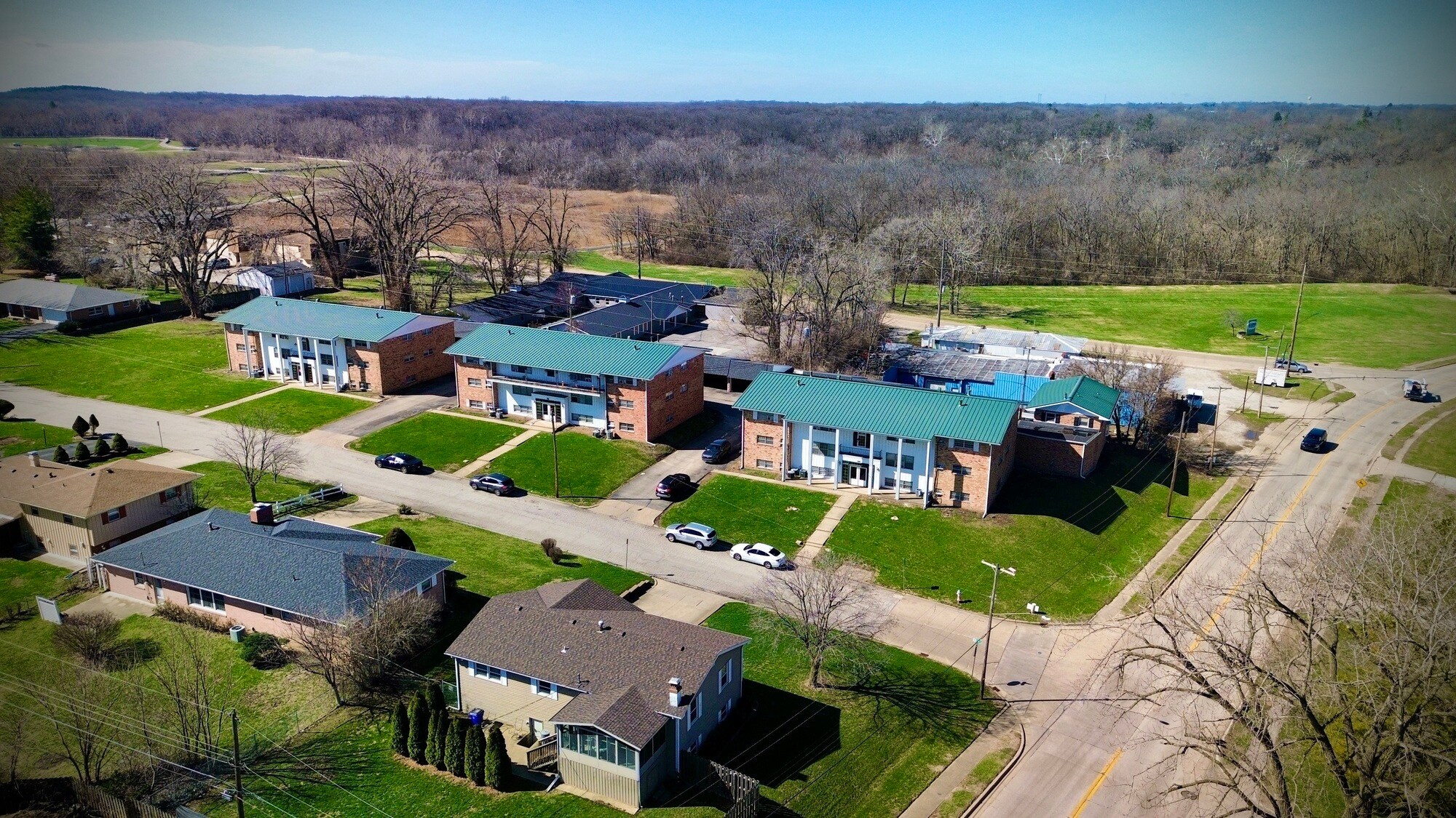 105 S Elder Ln, Decatur, IL for sale Primary Photo- Image 1 of 17