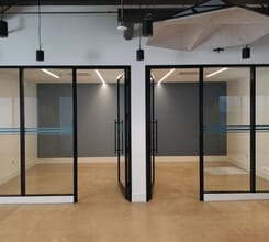 4881 Yonge St, Toronto, ON à louer Photo intérieure- Image 2 de 8