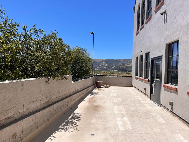 2201 Bayshore Blvd, San Francisco, CA à louer - Photo du bâtiment - Image 3 de 12