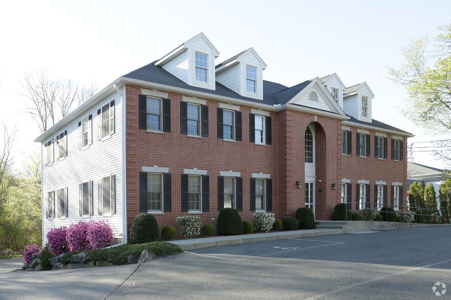 2145 Diamond Hill Rd, Cumberland, RI for lease - Primary Photo - Image 1 of 8