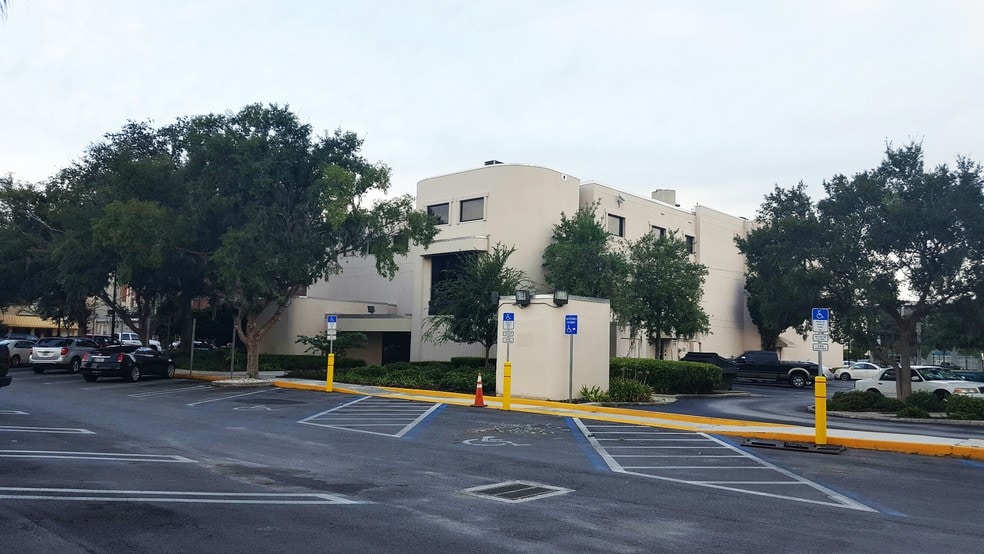35 SE 1st Ave, Ocala, FL à louer - Photo du bâtiment - Image 3 de 3