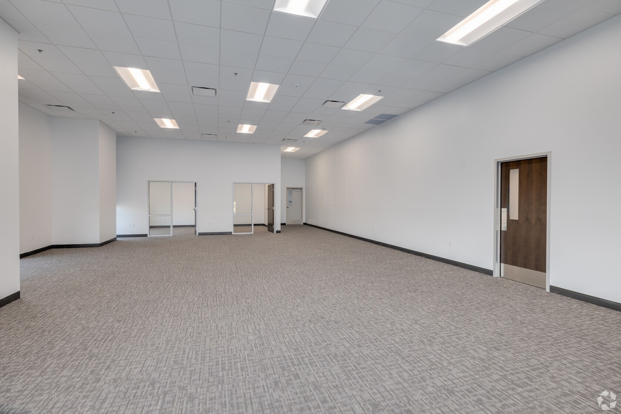 905 E Queen Creek Rd, Chandler, AZ for lease Interior Photo- Image 1 of 5