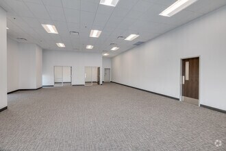 905 E Queen Creek Rd, Chandler, AZ for lease Interior Photo- Image 1 of 5