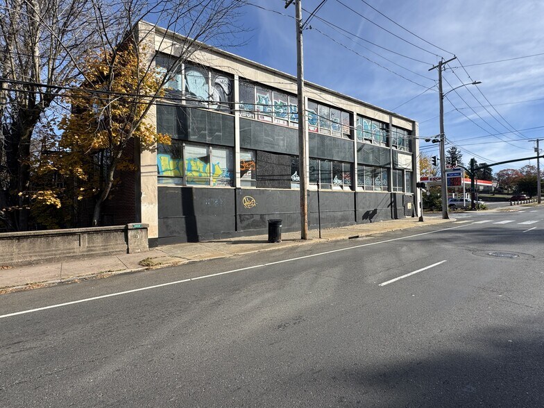 781 Whalley Ave, New Haven, CT à louer - Photo du bâtiment - Image 3 de 5