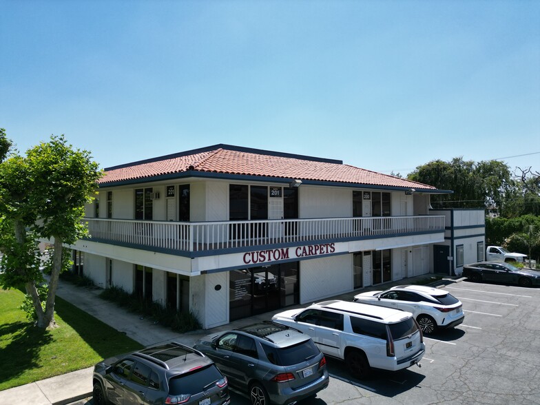 715 N Mountain Ave, Upland, CA for sale - Building Photo - Image 1 of 12