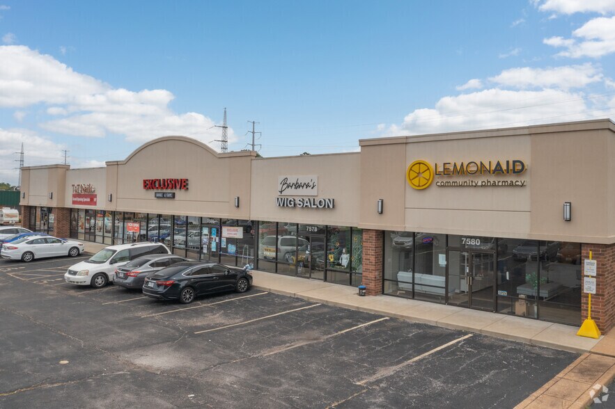 7570-7580 Watson Rd, Saint Louis, MO à louer - Photo du bâtiment - Image 2 de 6