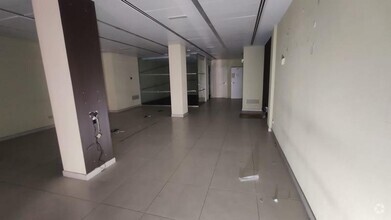 Retail in Madrid, MAD for lease Interior Photo- Image 2 of 10