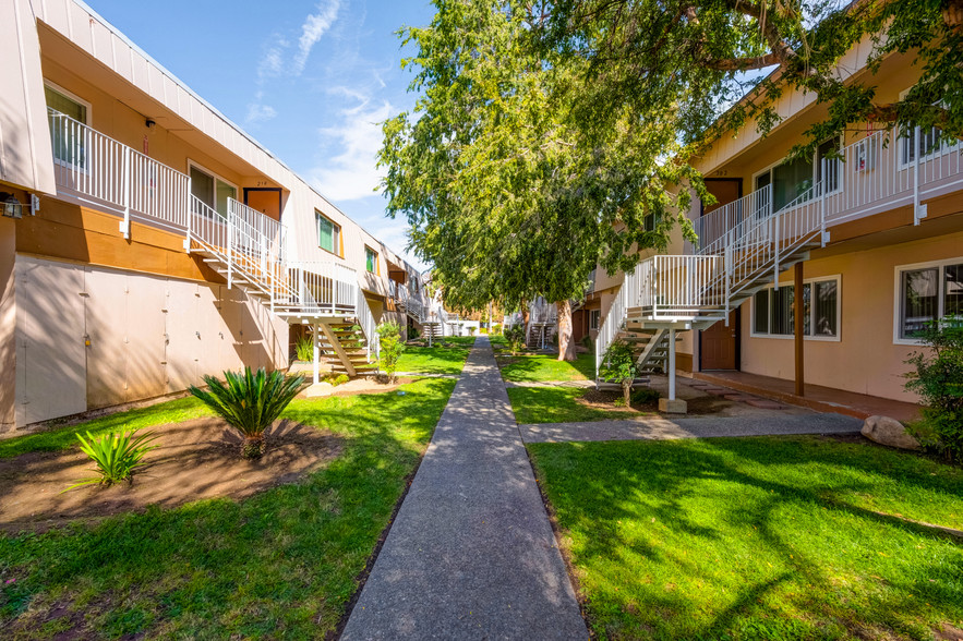 187 E Cherry Ln, Coalinga, CA à vendre - Photo du bâtiment - Image 1 de 1