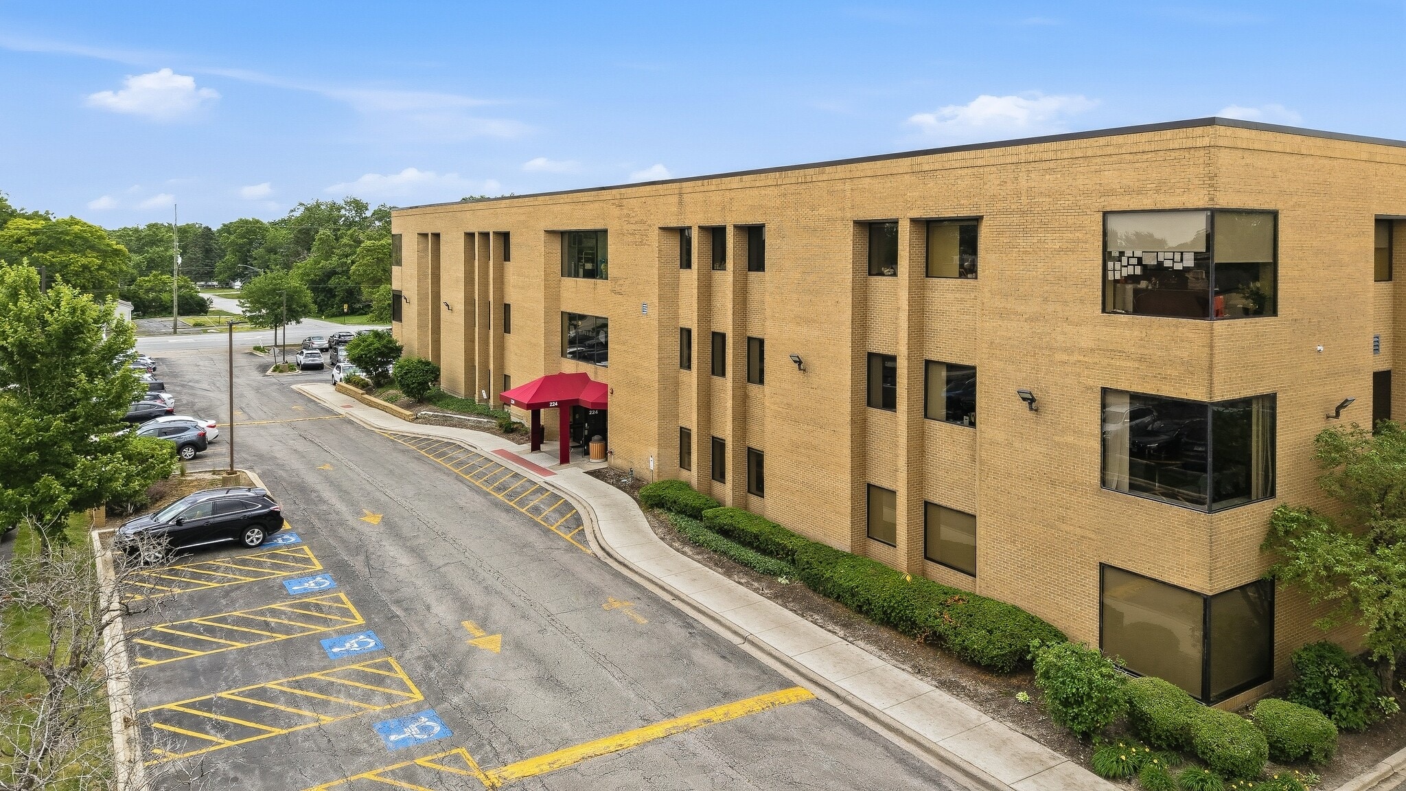 1S224 Summit Ave, Oakbrook Terrace, IL for lease Building Photo- Image 1 of 17