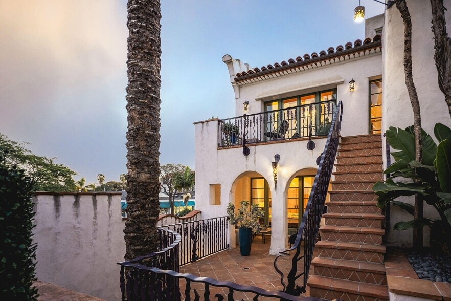 407 State St, Santa Barbara, CA à vendre - Photo du bâtiment - Image 1 de 7
