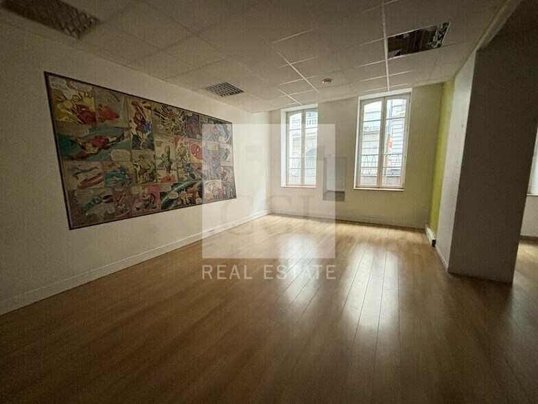 26 Rue Grenette, Lyon for sale - Interior Photo - Image 3 of 9
