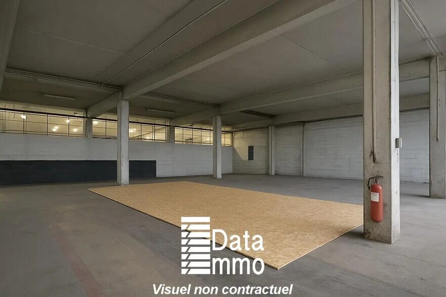 Office in Noisy-le-Grand for lease - Building Photo - Image 3 of 4