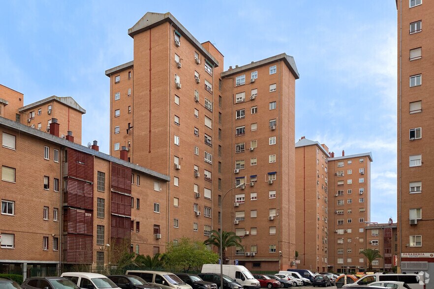 Calle Guadalcázar, 2, Madrid, Madrid for lease - Building Photo - Image 2 of 2