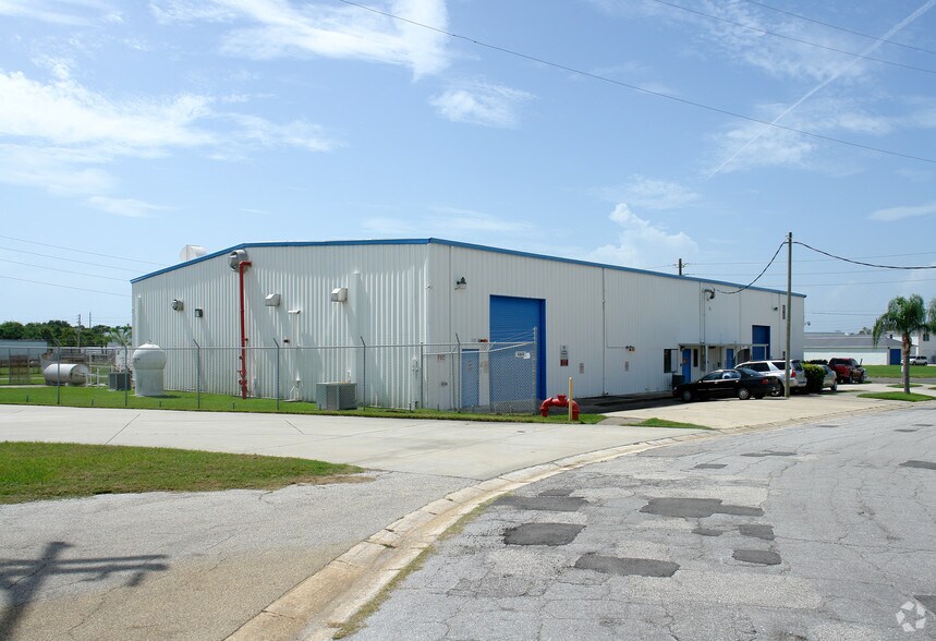280 W Central Blvd, Cape Canaveral, FL à louer - Photo du bâtiment - Image 2 de 50