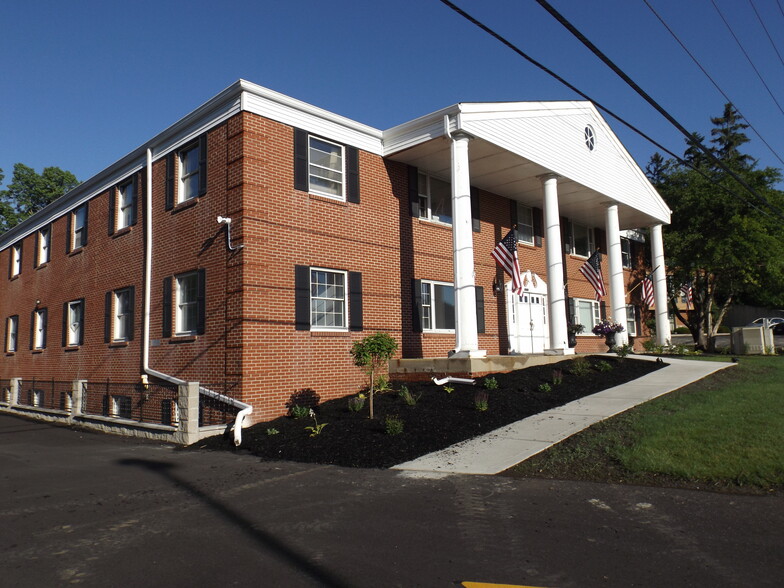 7101 N Green Bay Ave, Glendale, WI for lease - Building Photo - Image 1 of 4