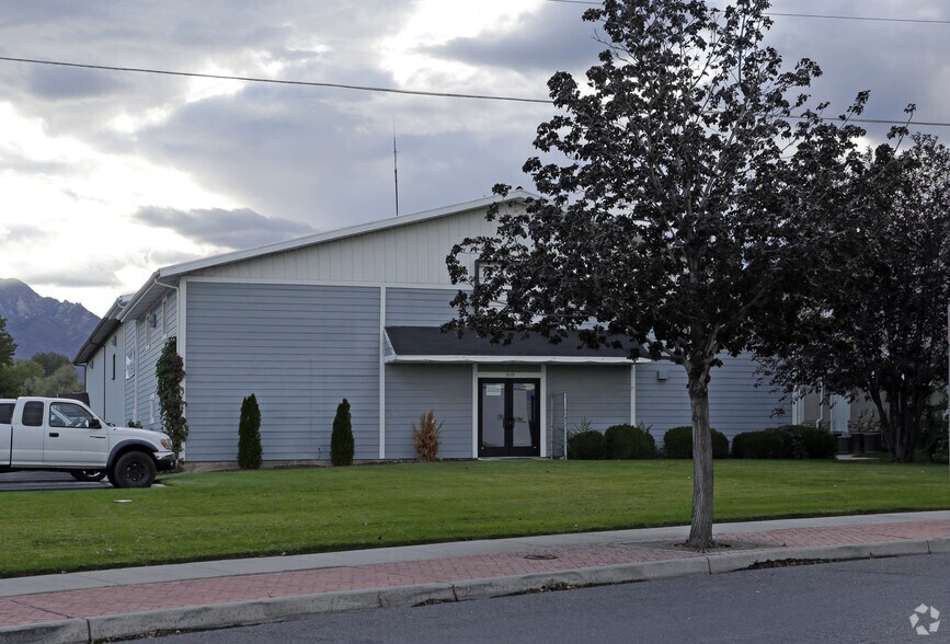 9119 S Monroe Plaza Way, Sandy, UT for lease - Primary Photo - Image 1 of 5