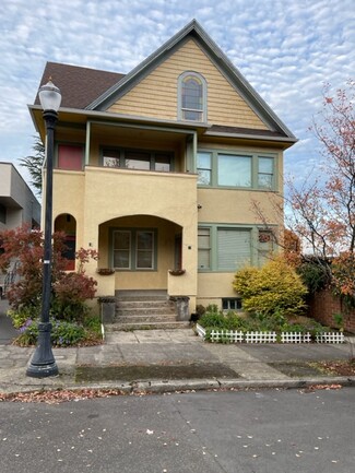 Plus de détails pour 17-19 SW Gibbs St, Portland, OR - Bureau à louer