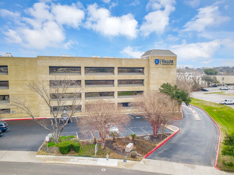 4300 Centerview, San Antonio, TX à louer - Photo du bâtiment - Image 3 de 19