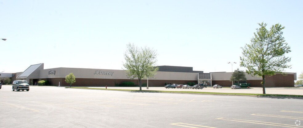 1146 Hickory Point Mall, Forsyth, IL à louer - Photo du bâtiment - Image 2 de 18