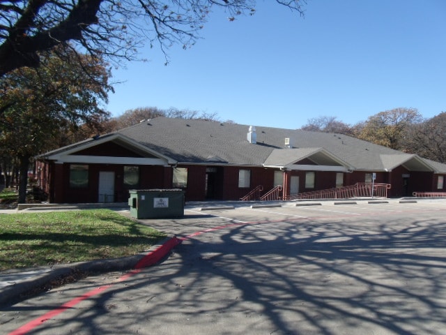 5151 Treepoint Dr, Arlington, TX for sale - Building Photo - Image 1 of 2