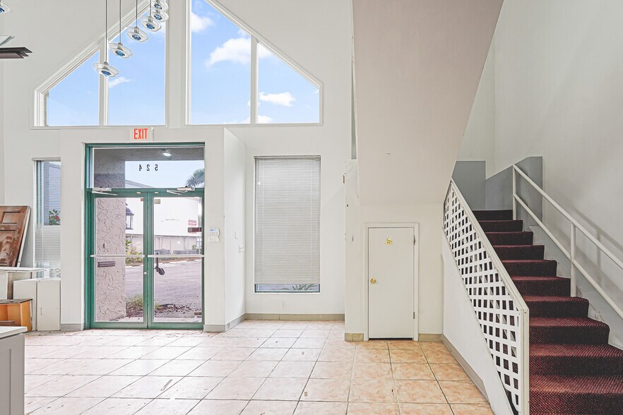 524 9th St W, Bradenton, FL à louer - Photo du bâtiment - Image 2 de 15