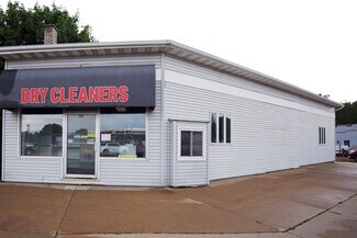Plus de détails pour 735 W Main St, Waupun, WI - Commerce de détail à vendre