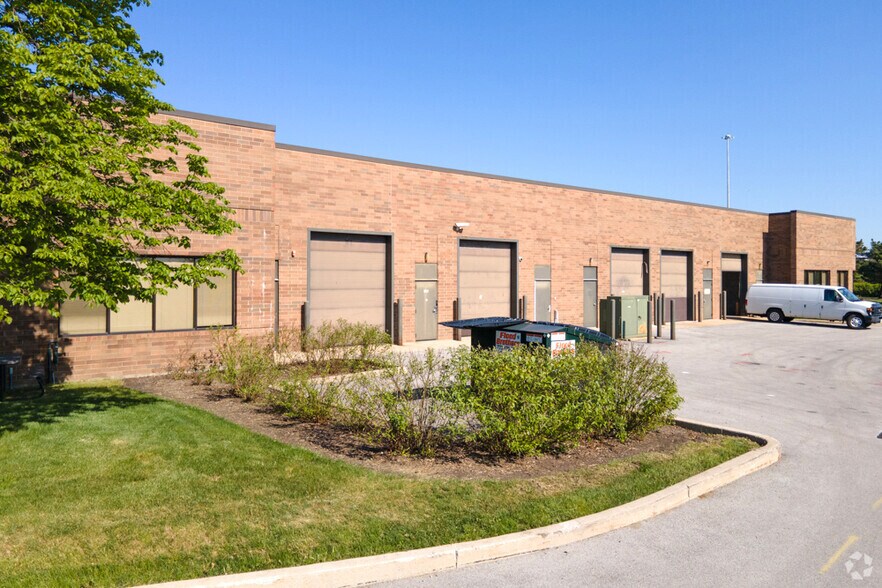 650 W Grand Ave, Elmhurst, IL for lease - Building Photo - Image 3 of 7