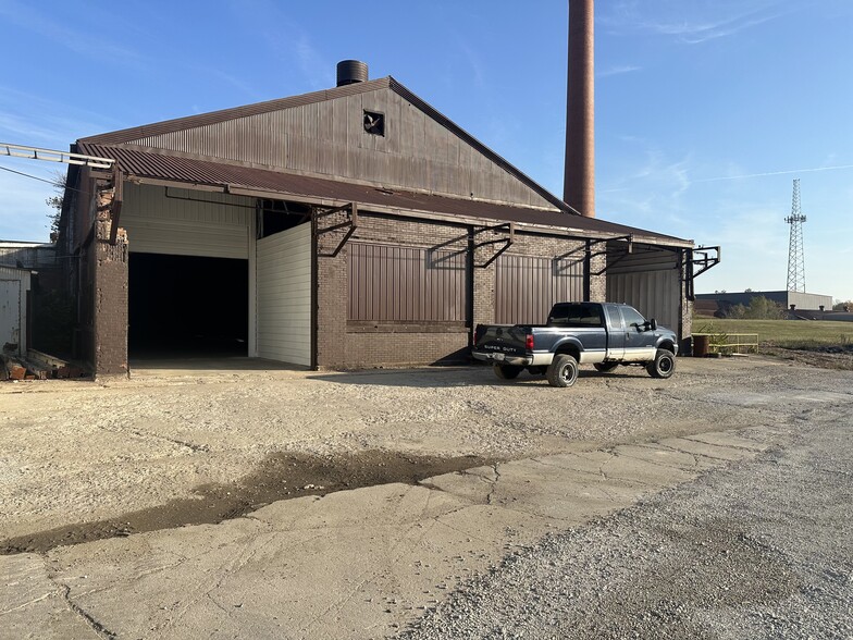 1610 Macedonia Ave, Muncie, IN à louer - Photo du bâtiment - Image 1 de 3