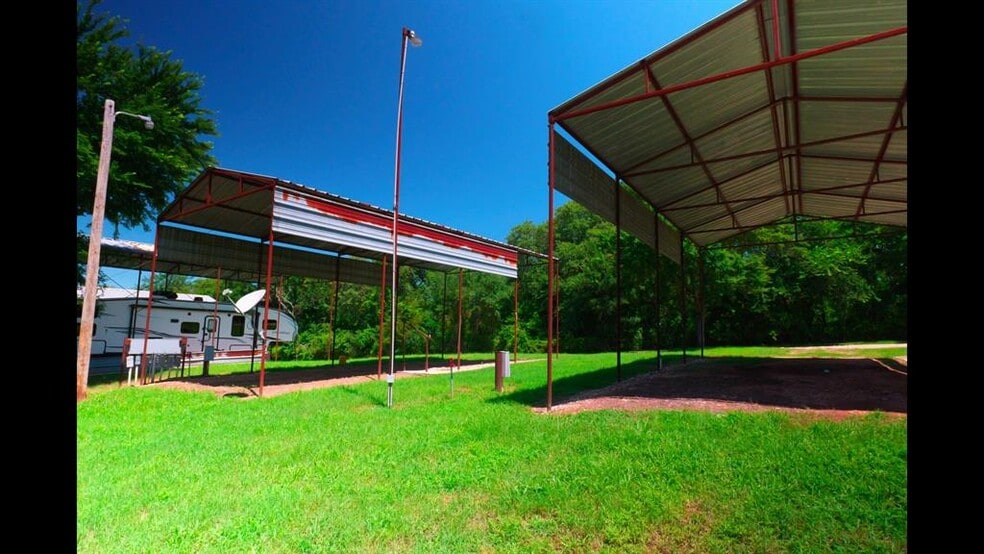 19088 Old Santa Fe Trl, Thackerville, OK for sale - Building Photo - Image 2 of 5