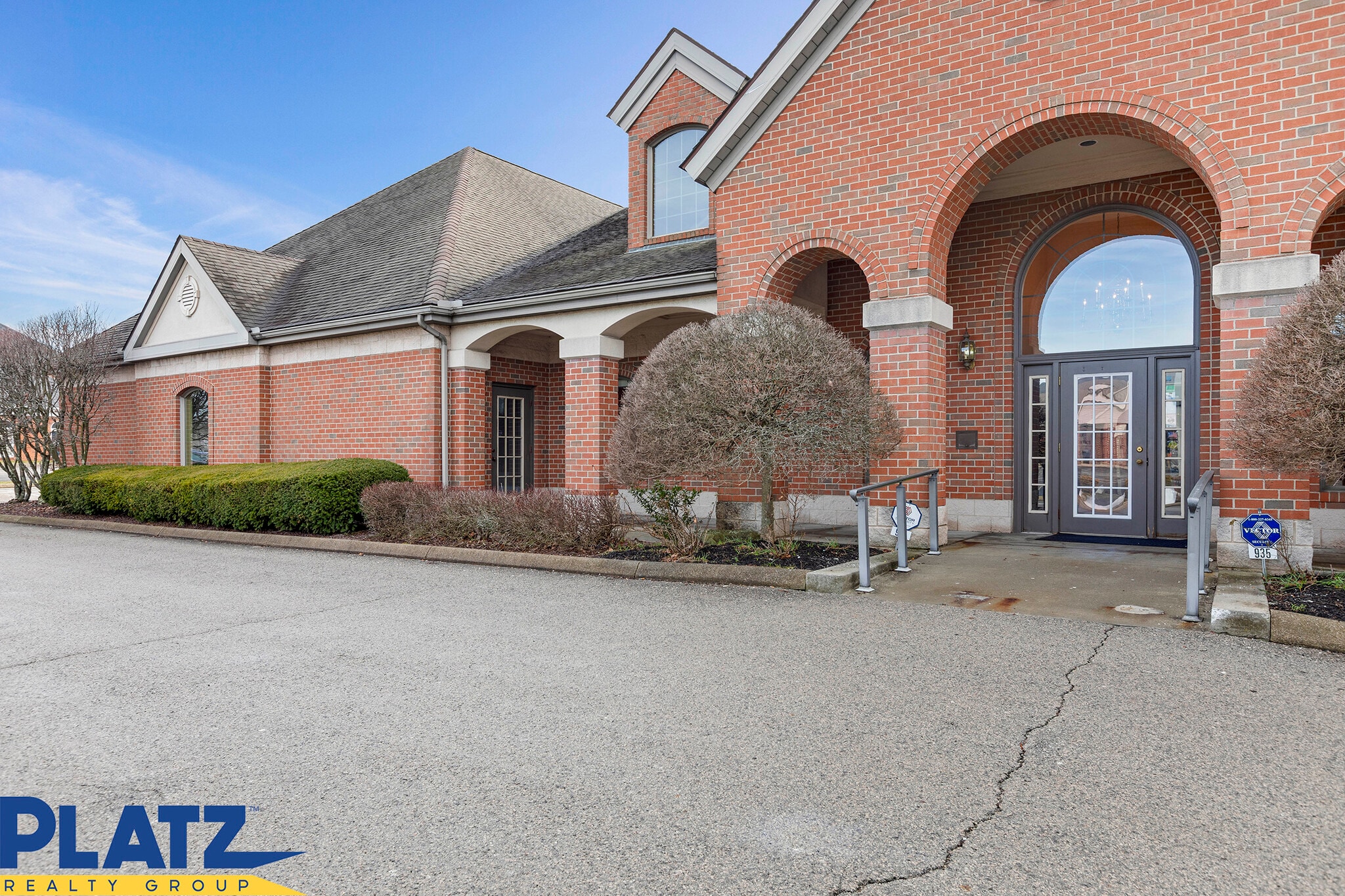 935 Trailwood Dr, Youngstown, OH for lease Primary Photo- Image 1 of 12