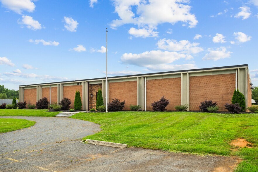 157 Industrial Dr, King, NC à louer - Photo du bâtiment - Image 2 de 34