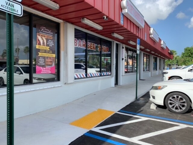 255 NE 8th St, Homestead, FL à louer - Photo du bâtiment - Image 3 de 4