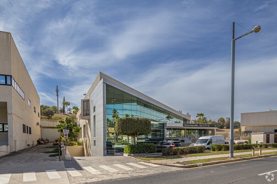 Calle Severo Ochoa, 41, Málaga, Málaga à louer - Photo du bâtiment - Image 3 de 4