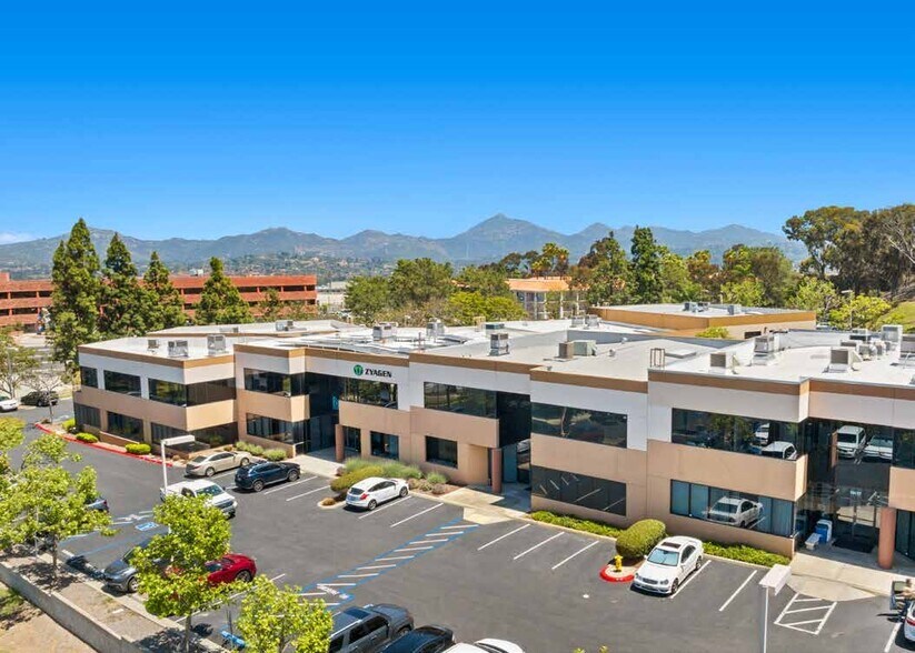 11415 W Bernardo Ct, San Diego, CA à louer - Photo du bâtiment - Image 2 de 8