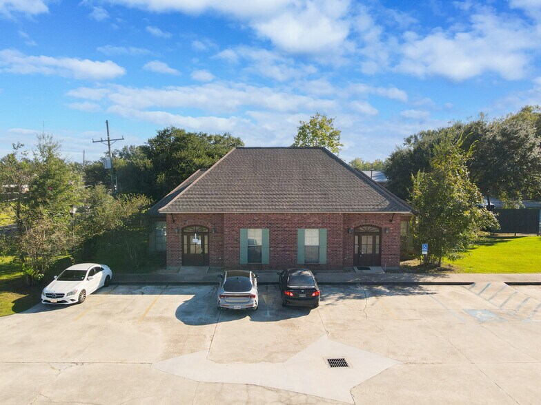 1201 S Purpera Ave, Gonzales, LA à louer - Photo du bâtiment - Image 2 de 12