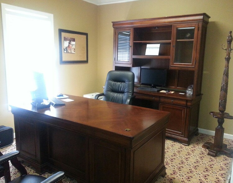 707 Whitlock Ave SW, Marietta, GA à vendre - Photo du bâtiment - Image 2 de 9