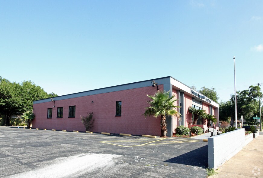 375 N Pace Blvd, Pensacola, FL à vendre - Photo du bâtiment - Image 2 de 2