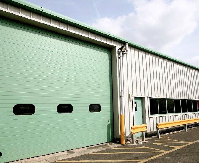 Parsonage Rd, Swindon à louer - Photo du bâtiment - Image 2 de 7