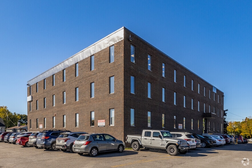 92 Boul Saint-Raymond, Gatineau, QC for sale - Building Photo - Image 2 of 3