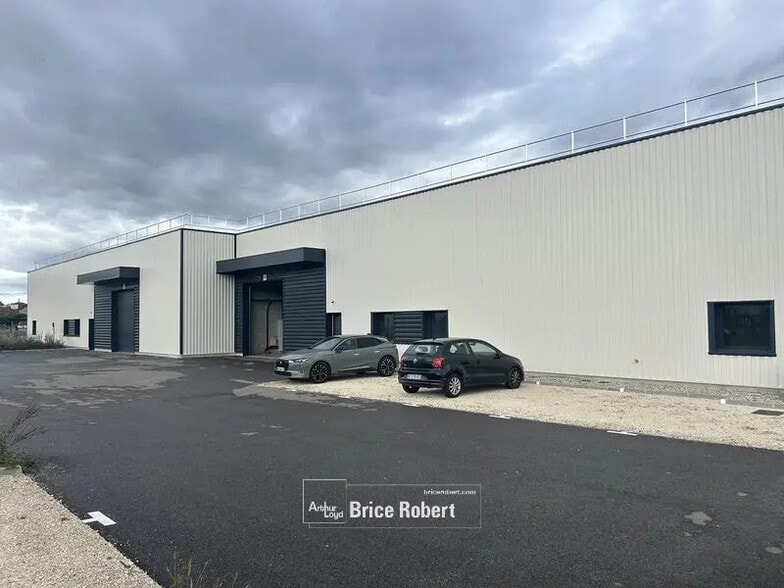 Industrial in Granieu for sale - Building Photo - Image 1 of 6