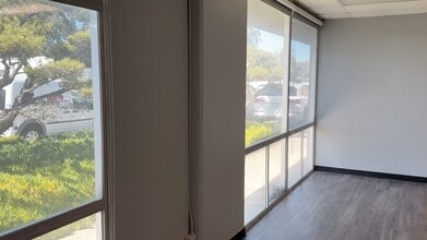 1550 Rollins Rd, Burlingame, CA à louer - Vidéo sur l’inscription commerciale 