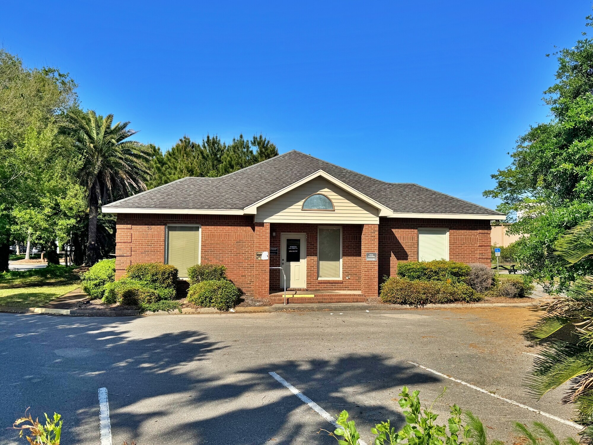 30 South Shore Dr, Miramar Beach, FL for lease Building Photo- Image 1 of 9