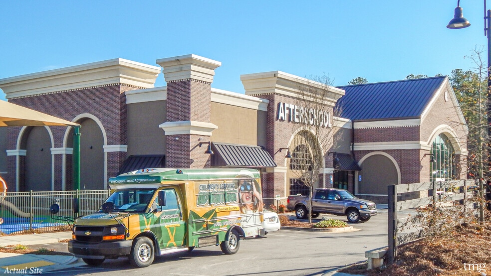 13175 Cogburn Rd, Alpharetta, GA à vendre - Photo du bâtiment - Image 3 de 11