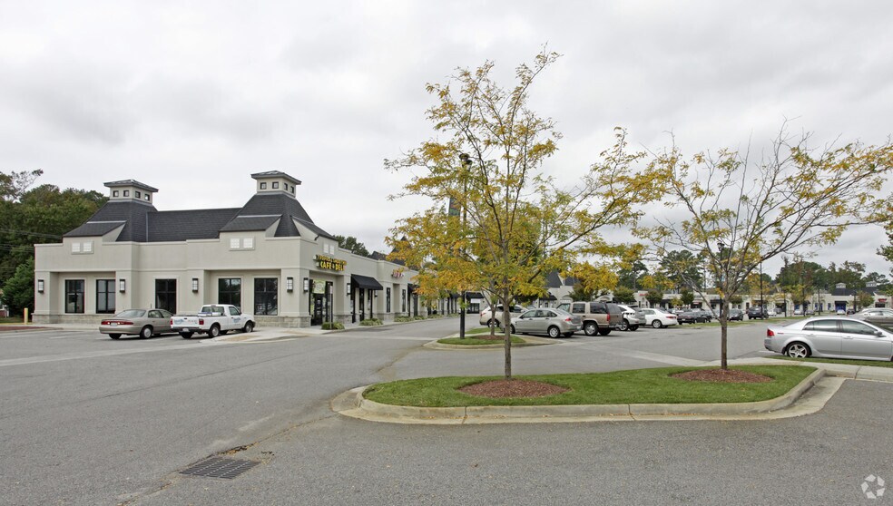 401 N Great Neck Rd, Virginia Beach, VA à louer - Photo du bâtiment - Image 2 de 14