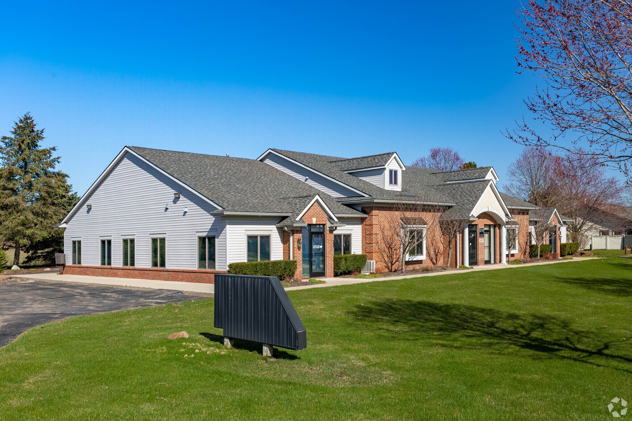 7457 M E Cad Blvd, Village of Clarkston, MI for lease Primary Photo- Image 1 of 17