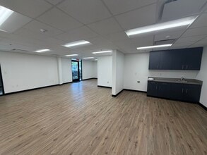 3600-3606 Silver Star Rd, Orlando, FL for lease Interior Photo- Image 2 of 11