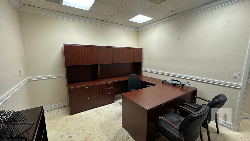 8551 W Sunrise Blvd, Plantation, FL à louer - Photo du bâtiment - Image 3 de 6